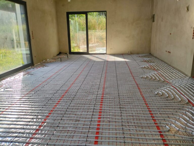 Montaż ogrzewania podłogowego w domu jednorodzinnym